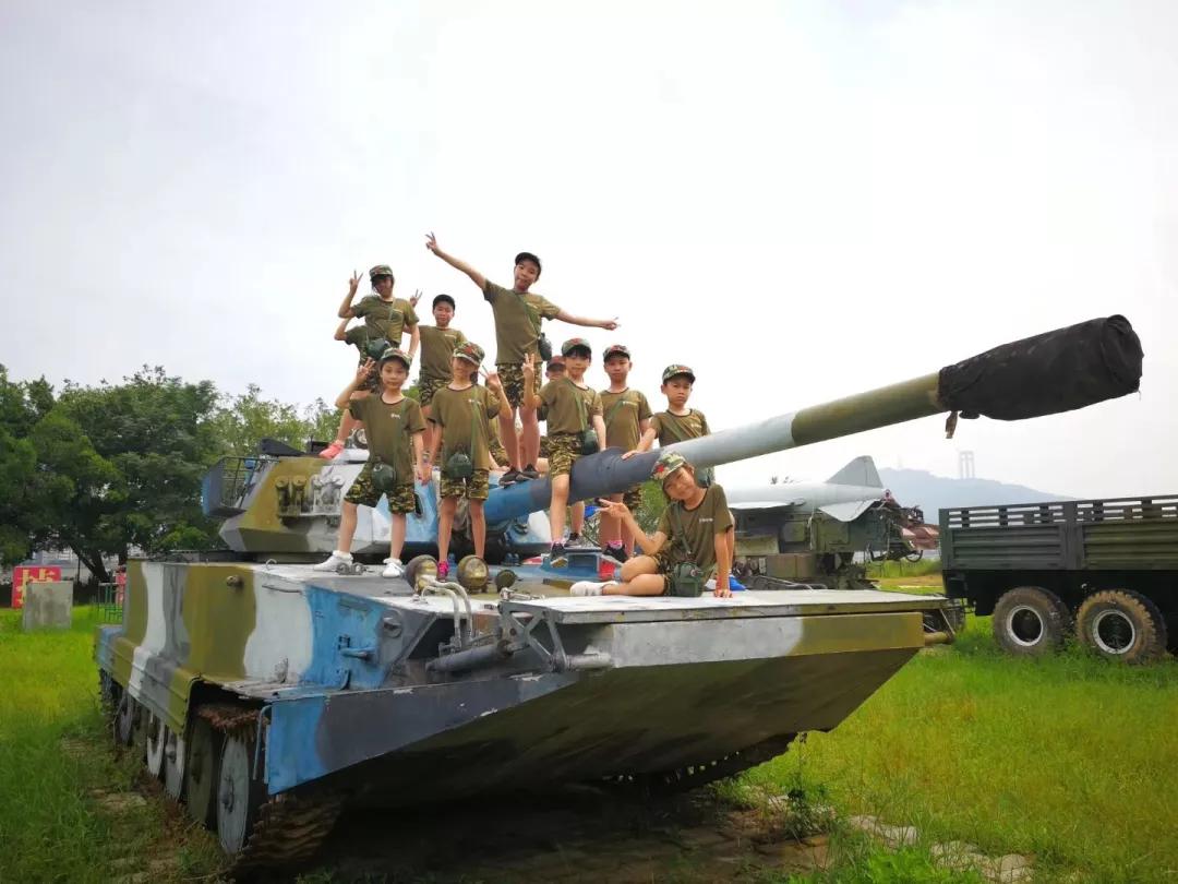 英姿颯爽小警察，精彩別樣夏令營