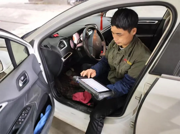 【每日一匠】2024年“梧州工匠”——曾炎清同志先進(jìn)事跡