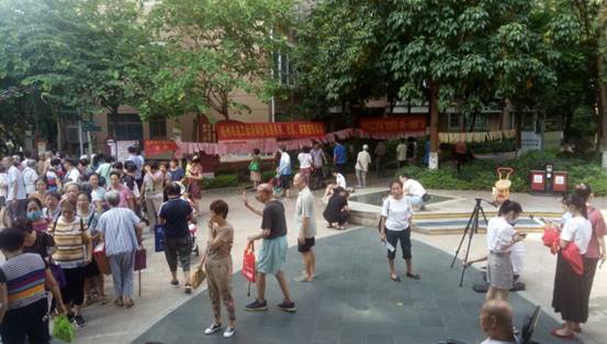 2021年9月17日市總工會(huì)聯(lián)合職工燈謎協(xié)會(huì)來(lái)到藍(lán)天港灣小區(qū)舉辦&ldquo;我們的節(jié)日.中秋&rdquo;燈謎展猜及詩(shī)詞協(xié)會(huì)進(jìn)機(jī)關(guān)、社區(qū)、家庭宣傳活動(dòng)4