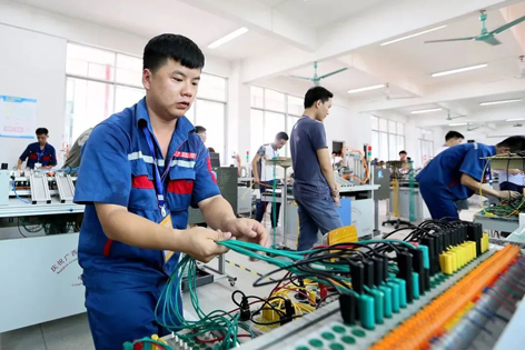 各路精英快來(lái)組隊(duì)！全區(qū)2022年職工職業(yè)技能大賽等你來(lái)戰(zhàn)