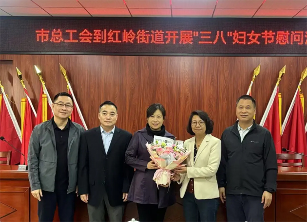 “花”樣過節(jié)，綻放巾幗芳華系列（三）丨市總工會開展巾幗勞模工匠走訪慰問活動
