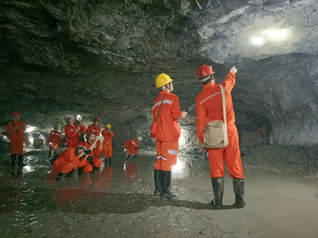 get技能！ 佛子公司工會(huì)舉辦攝影知識(shí)培訓(xùn)班