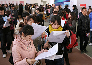 梧州：創(chuàng)業(yè)帶動(dòng)就業(yè) 上半年城鄉(xiāng)新增就業(yè)五萬(wàn)多人次