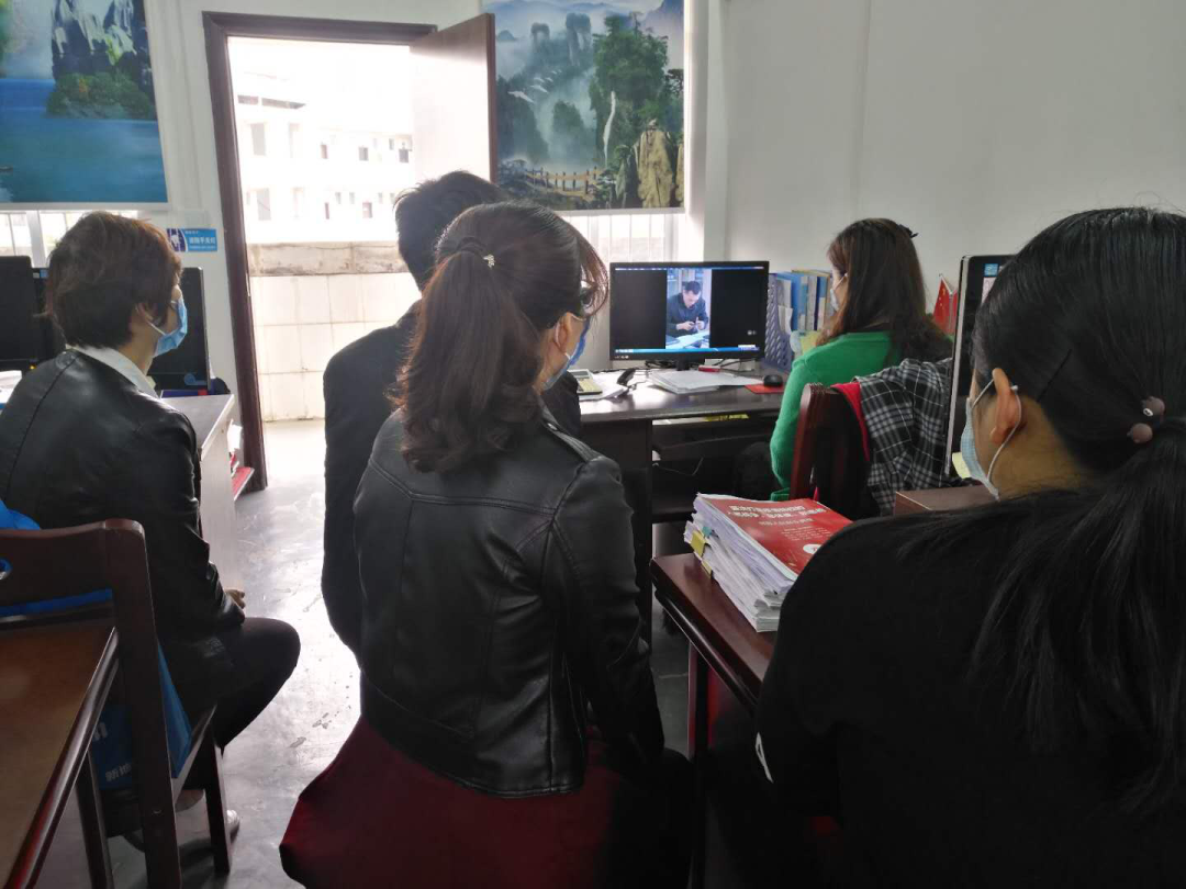 龍圩區(qū)總工會(huì)組織觀(guān)看國(guó)家安全教育日宣傳片