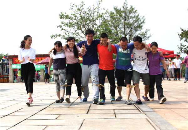 蒼梧電業(yè)公司組織開展團(tuán)員青年戶外拓展訓(xùn)練活動